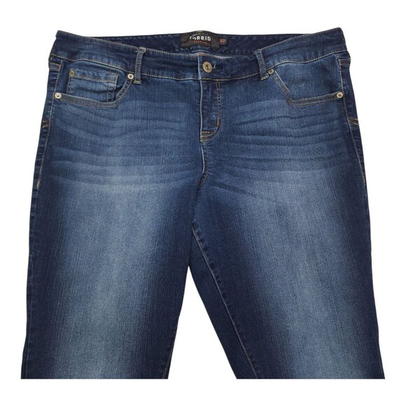 Torrid Premium Boyfriend Jeans 18R Womens Blue Denim Mid-Rise Relaxed Fit Straig - Picture 8 of 11